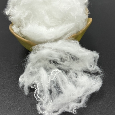 Fibras de reforço de nylon/poliamida misturadas com algodão e lã para fiação
