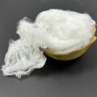 Fibras de reforço de nylon/poliamida misturadas com algodão e lã para fiação