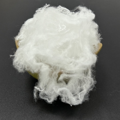 Fibras de reforço de nylon/poliamida misturadas com algodão e lã para fiação