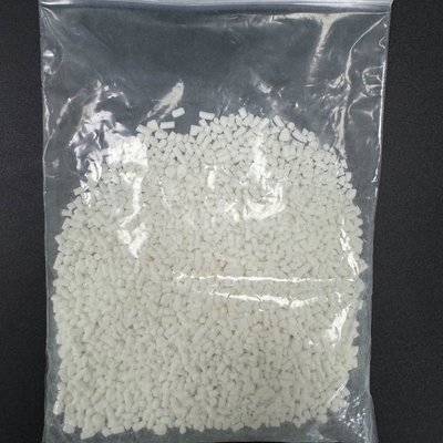 1,2,3-Benzotriazol ((BTA), cristaloides em forma de agulha, usados como anti-ferrugem, líquido anticongelante, aditivo antioxidante