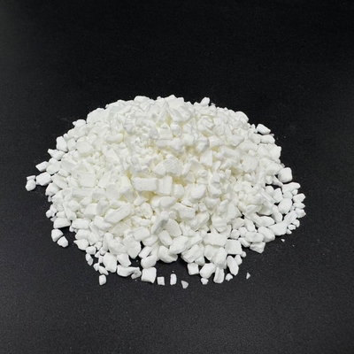 1,2,3-Benzotriazol ((BTA), cristaloides em forma de agulha, usados como anti-ferrugem, líquido anticongelante, aditivo antioxidante