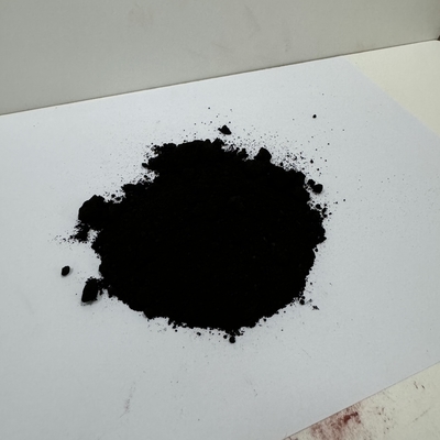 Pigmento preto de óxido de ferro com elevada resistência à coloração para pintura de edifícios industriais