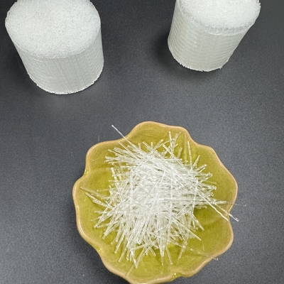 Forma de onda do produto de fibras de polipropileno para aplicação em material de reforço e preenchimento de concreto